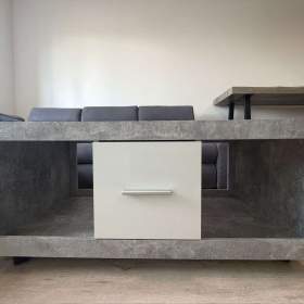 Foto inzerátu konferencni-stolek-stone-4-beton-bila