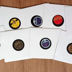 Fotka k inzerátu 9 starožitných šelakových gramodesek americký jazz, swing / 19358126