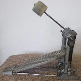 Fotka k inzerátu Vintage pedal pro bass drum Tama Setting The Pace Kick Drum Bass Pedal / 17424219