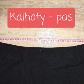 Foto inzerátu Dámský kostýmek