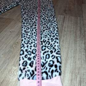 Foto inzerátu Chlupaté tepláky, vel 166