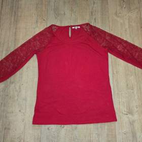 Fotka k inzerátu Tričko s krajkovými rukávy, L / 17940358