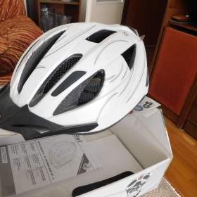 Fotka k inzerátu Prodám přilbu na kolo / 18244893