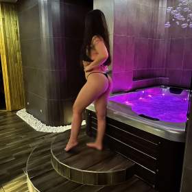 Foto inzerátu 🌸 Vivien (20) – zvu tě do světa klidu, doteku a pohody