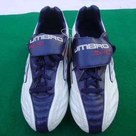 Foto inzerátu Nové kopačky Umbro mx-92 vel.43 na trávu plastové špunty