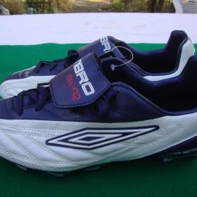Foto inzerátu Nové kopačky Umbro mx-92 vel.43 na trávu plastové špunty