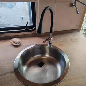 Foto inzerátu Prodám karavan, vhodný na zahradu