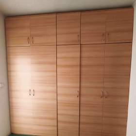 Fotka k inzerátu Velká vestavná skříň / 19631409