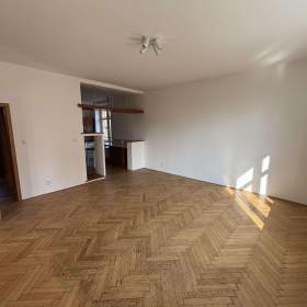 Foto inzerátu Dvougenerační rodinný dům 300m2 + zahrada 1399m2 ul.Křížkovského