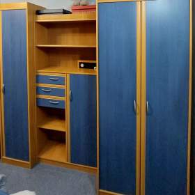 Fotka k inzerátu nábytek včetně postele / 18758054