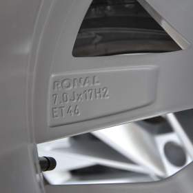 Foto inzerátu Zimní NOVÝ komplet Škoda Octavia IV+205/55R17 GoodYear