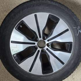 Foto inzerátu Zánovní zimní pneu Mercedes