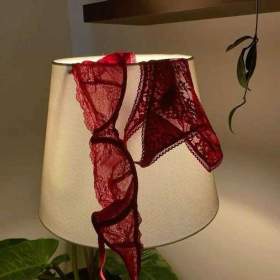 � VOLNÉ MÍSTO PRO FAJN SLEČNU � / 19635610