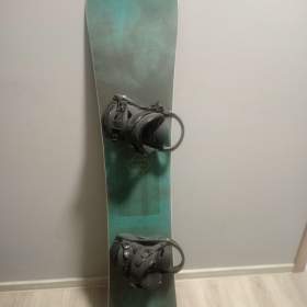 Fotka k inzerátu Dámský snowboard NITRO vel.142 + vázání  / 18160595