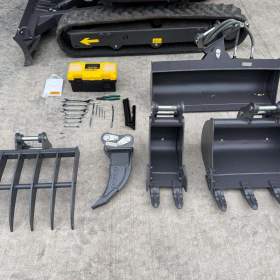 Foto inzerátu Pásový minibagr GORILA G27SE PRO CAB !PŘEDVÁNOČNÍ SLEVA 128 000,- Kč!!