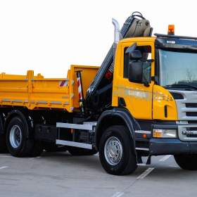 SCANIA P380 6X4 - SKLÁPĚČ / VYKLÁPĚČ + HYDRAULICKÁ RUKA EURO4 / 19635828