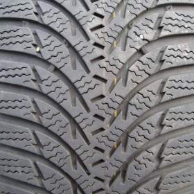 Fotka k inzerátu PRODÁM ZIMNÍ PNEU 225/60 R17 KUMHO WP51 99H 2x / 19232864