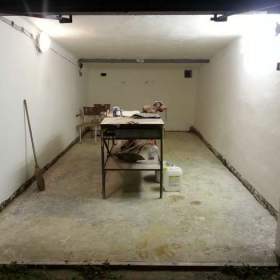 Fotka k inzerátu Pronájem garáže 20m2 s elektřinou ve Svinově.  / 19586025