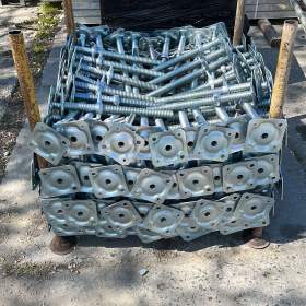 Foto inzerátu Fasádní lešení BAUMANN a LAYHER – nové, robustní, ocelové 4,3 X 18,42