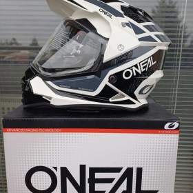 Foto inzerátu Enduro přilba Oneal Sierra R 2024