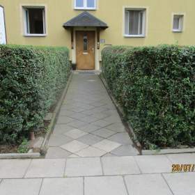 Foto inzerátu Prodej použité chodníkové dlažby ,obrubníku