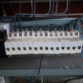 Fotka k inzerátu Prodám jističe / 19420970