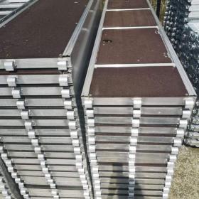 Foto inzerátu Kompletní sada lešení fasádního BAUMANN – nové + doprava 4,3 X 30,7