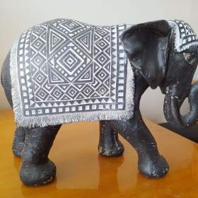 Foto inzerátu Prodám různé sošky slonů