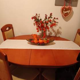 Rozkládací stůl a 4 židle / 19641767