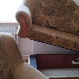 Foto inzerátu Prodám sedací rohovou soupravu s křeslem a taburety