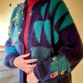 Fotka k inzerátu Dámský svetr s aplikací / 16146551