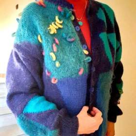 Fotka k inzerátu Dámský svetr s aplikací / 17940358