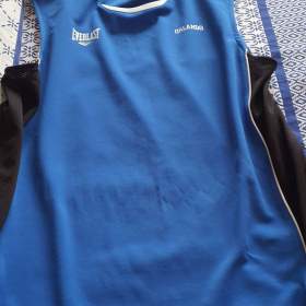 Foto inzerátu Prodám oblečení nenosene