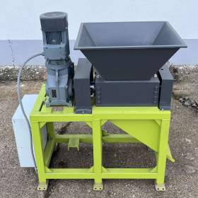 Fotka k inzerátu Drtič DR 300 na drcení různých odpadů / 19580108