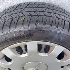Fotka k inzerátu PRODÁM sadu 4ZIMNÍ i 4LETNÍ PNEU a 4xplecháče s poklicí MERCEDES / 17502646