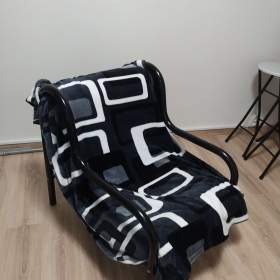 Fotka k inzerátu Křeslo  / 19630828