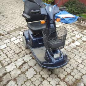 Foto inzerátu Tříkolka elektrický skútr vozik