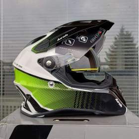 Foto inzerátu Enduro přilba Airoh COMMANDER