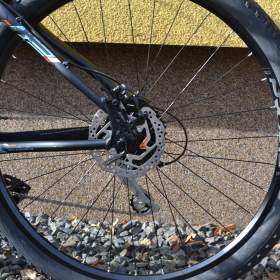 Foto inzerátu Scud PARUS horské kolo 29 rám 17 černá - šedá