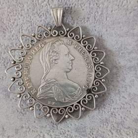 Foto inzerátu Velká stříbrná mince - tolar Marie Terezie v rámu, punc, 37g