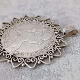 Foto inzerátu Velká stříbrná mince - tolar Marie Terezie v rámu, punc, 37g