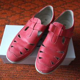 Fotka k inzerátu Dámská obuv vel. 40 / 19670743