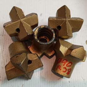 Fotka k inzerátu vrtací korunka křížová pr.90 mm R38 EX / 19146015