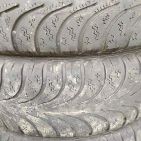 Foto inzerátu Fabia zimní pneu 165/70.r14 všechny 4ks 500