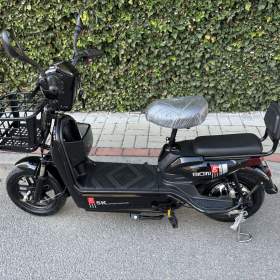 Fotka k inzerátu NOVÝ elektro skútr 350W – legální bez papírů, silný motor, plná výbava / 17589365