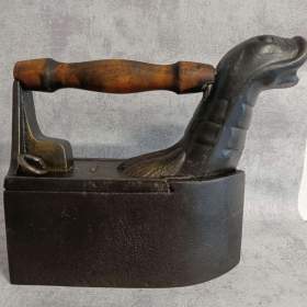 Fotka k inzerátu Obrovská atypická komínová žehlička, 9,65kg -  TOP / 19297006