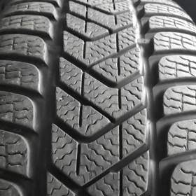 Fotka k inzerátu Sada zimních pneu 225/50 R17 Pirelli / 11918289