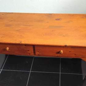 Foto inzerátu TV stolek / Konferenční stolek z masivu borovice