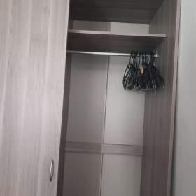 Foto inzerátu Prodám šatní skříň. 