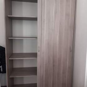 Foto inzerátu Prodám šatní skříň. 